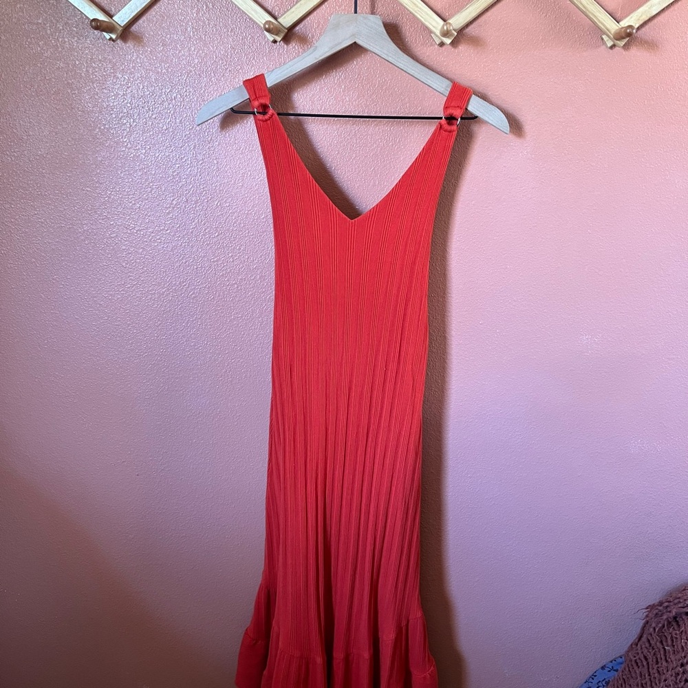 Elegant Red Sleeveless Dress